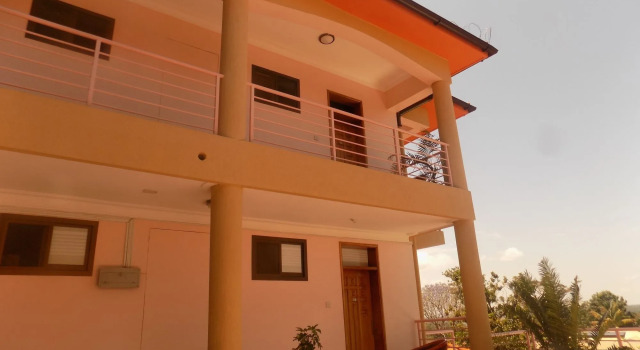 Entebbe Travelle'rs Inn