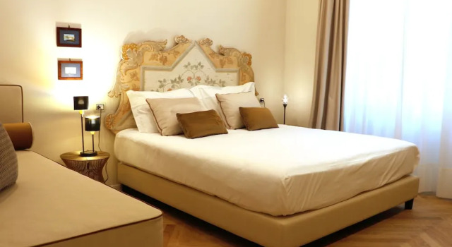 Полулюкс Casa Vittoria Napoli - Santa Lucia
