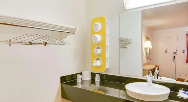 Люкс Deluxe Motel 6-Rolling Meadows, IL - Chicago Northwest