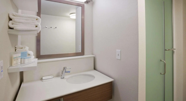 Двухместный номер Standard Hampton Inn Spicer Marina Area