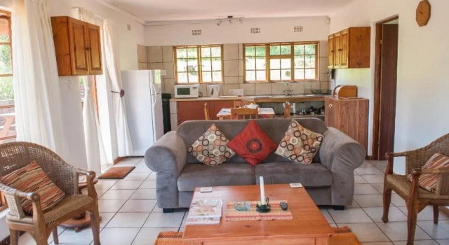Cheerio Trout Fishing & Holiday Resort, Prenota Resort Hotel a Limpopo con piscina, Piscina