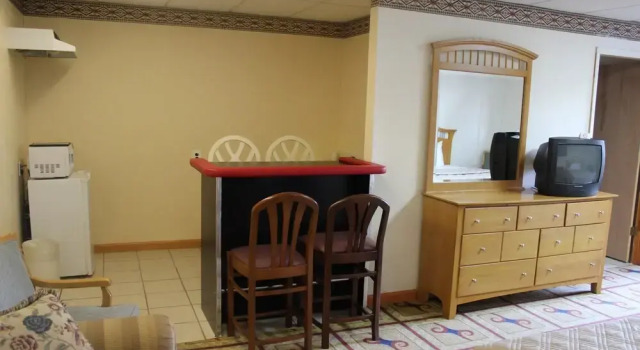Четырёхместный люкс Berkshire Travel Lodge