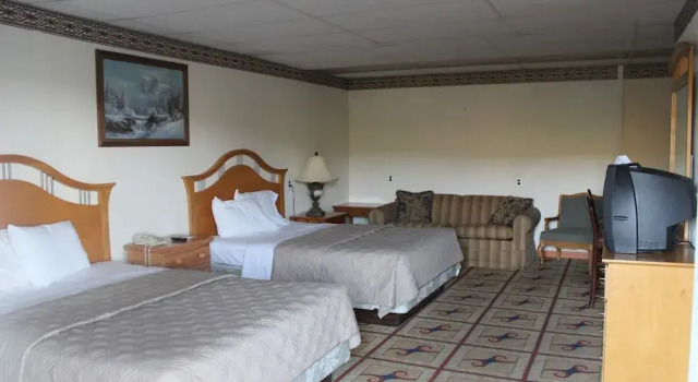 Четырёхместный люкс Berkshire Travel Lodge