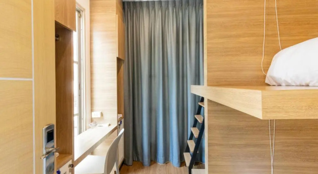 Кровать в общем номере Atnest Hostel
