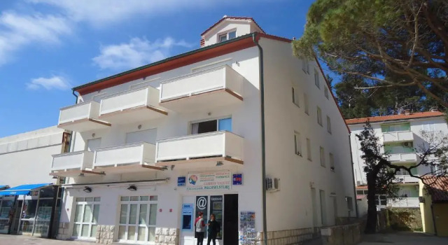 M. De Dominisa 5, Prenota Hotel Arbe 