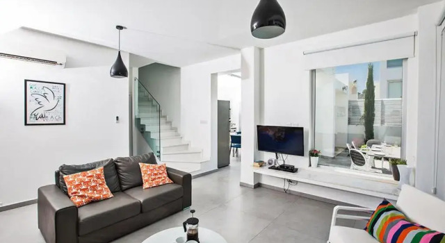 Villa Ochosto Helios - Beautiful 5 Bedroom Protaras Villa - Walking Distance to Fig Tree Bay Beach