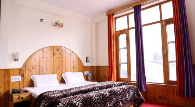 Suraj Inn ! near Hadimba temple ! Rooftop cafe ! personal parking, Забронировать Отель Отели Манали с завтраком, Завтраки