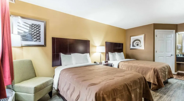 Четырёхместный номер Standard с балконом Quality Inn Bessemer I-20 exit 108