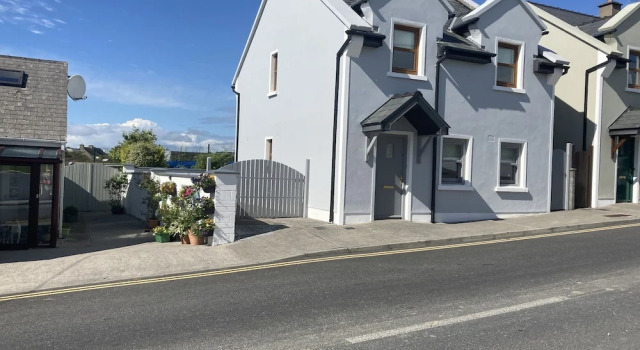 Коттедж 3-bed House Sleeps 6 With Patio