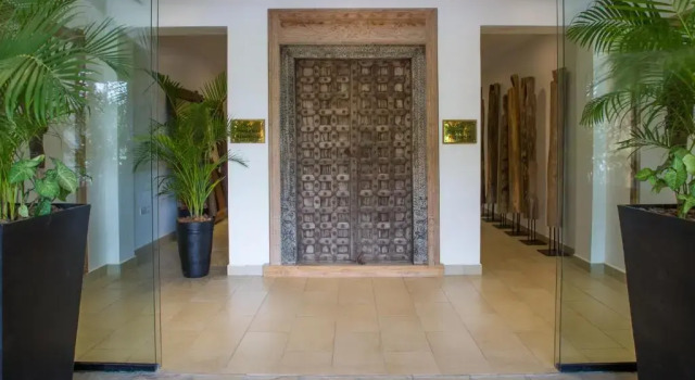 Апартаменты The Oyster Bay Hotel Suites
