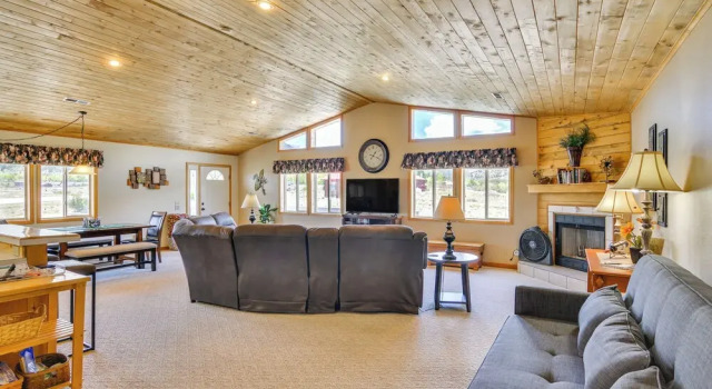 Коттедж с 3 комнатами Spacious Buena Vista Home w/ Fire Pit Near Skiing!