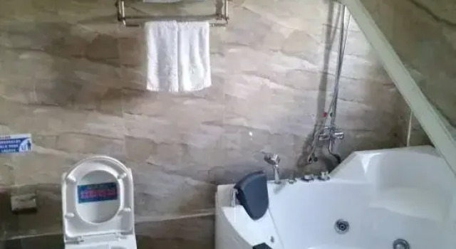 Shucheng Qibajiu Express Hotel, Prenota Hotel Hotel a Anhui con parcheggio, Parcheggio