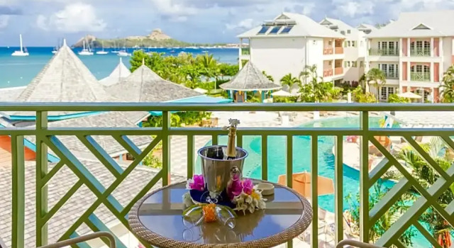 Номер Deluxe с видом на бассейн Bay Gardens Beach Resort and Spa