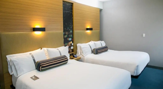 Четырёхместный номер Standard Aloft by Marriott Bogota Airport