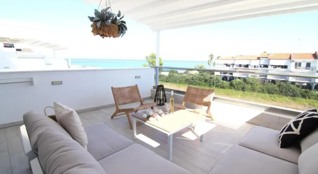 Вилла Hanioti suite maisonette in front of the sea