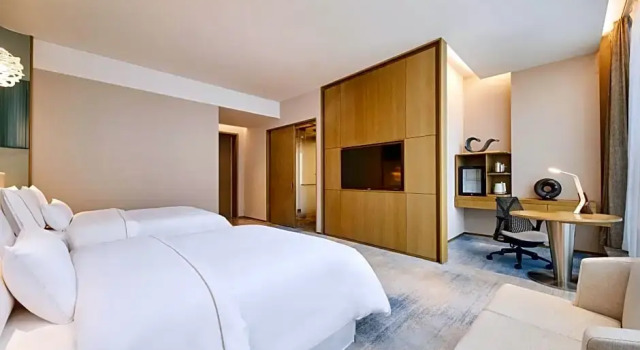Четырёхместный клубный номер Standard The Westin Qingdao West Coast
