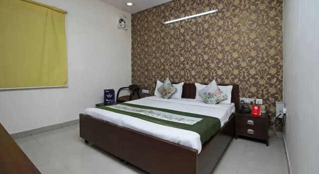 OYO Flagship 5383 Hotel Under Bridge Inn