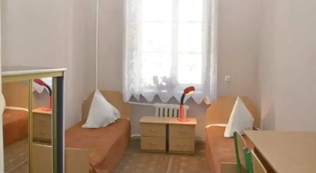 Hostel of Musical School, Забронировать Хостел Хостелы Львова, рядом с Музей древней украинской книги, Хостел