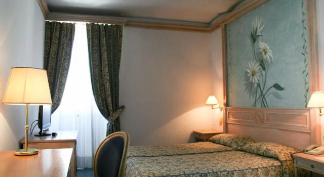 Двухместный номер Hotel De La Ville