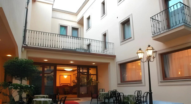Hotel Acqui & Centro Benessere, Book Hotel Hoteller i Monferrato med parkering, Parkering