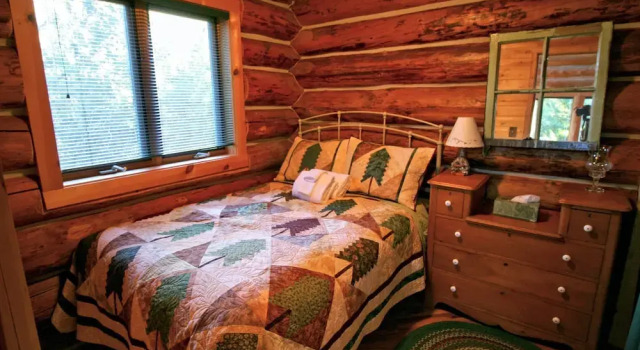Cabin #97 - 'pinecone' Log Cabin at the Lake That is Pet-friendly!, Varaa Lomakoti Maple Falls 