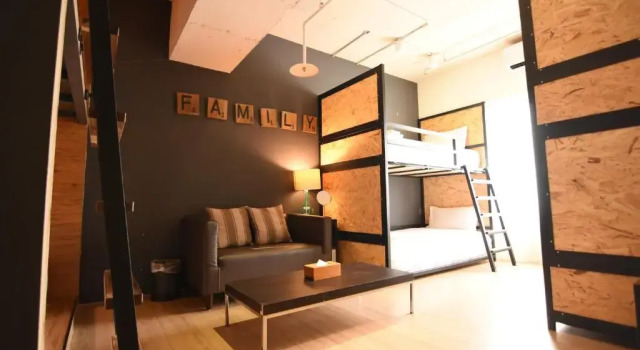 Кровать в общем номере с видом на город NK Hostel