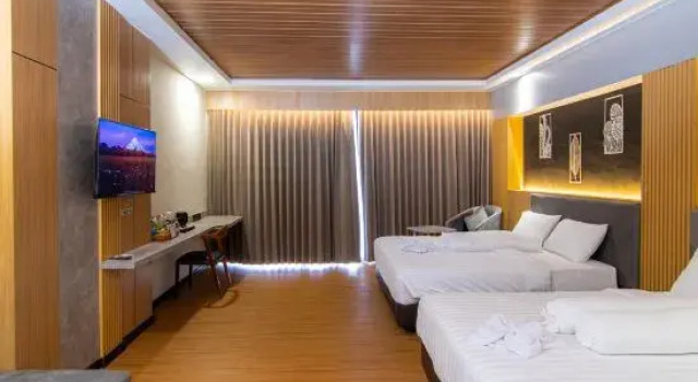 Suite familiar con balcón BeSt State Rooms SWB