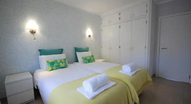 Apartamento Velamar - 250 m from the Beach by Bedzy, Rezerwuj Apartament Hotele w Algarve z parkingiem, Parking