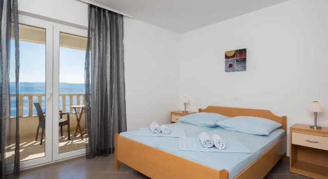 Beachfront Apartments Lara, Rezerwuj Apartament Omiš Split Region