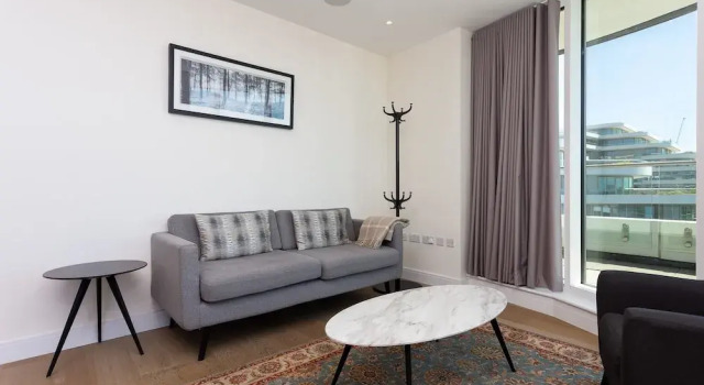 Modern 2 Bedroom Flat With Stunning Views