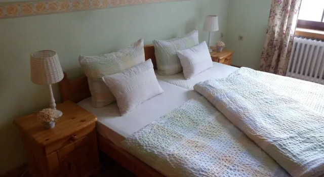 Ferienwohnung Lotti, Book Hotel Hotels in Brotterode-Trusetal with Parking, Parking