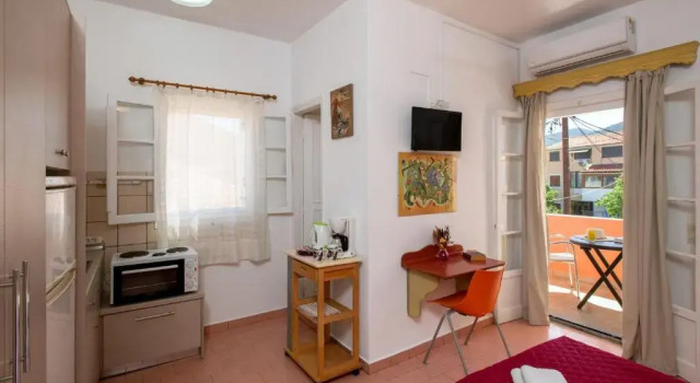 Семейные апартаменты с видом на сад Vlachos Apartments