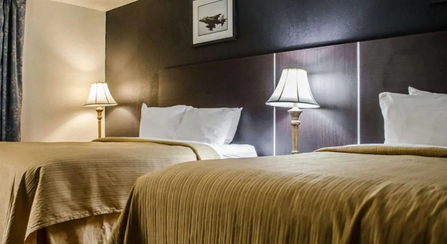 Четырёхместный номер Standard Days Inn by Wyndham Eglin AFB