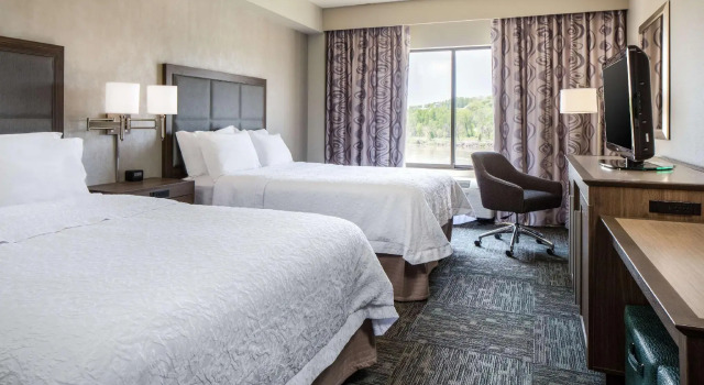 Четырёхместный номер Standard Hampton Inn Council Bluffs