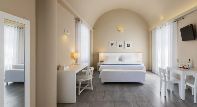 Полулюкс Acroterra Rosa Luxury Suites & Spa