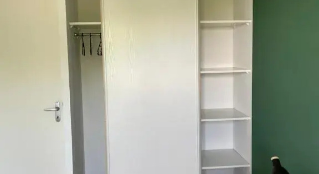 Appartement T2 avec balcon, lumineux, au calme., Rezerwuj Apartament Hotele w Blaye z parkingiem, Parking