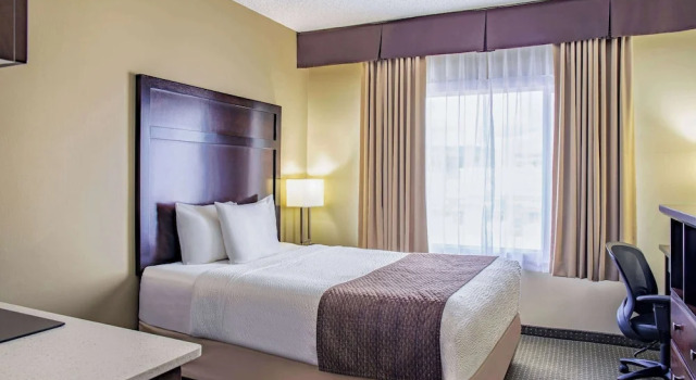 Номер Deluxe Days Inn by Wyndham Cranbrook Conference Centre