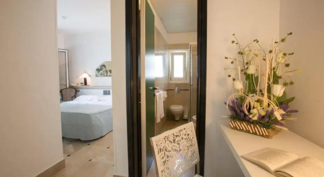 Hyencos Hotel Callyon, Забронировать Отель Отели Удженто с бассейном, Бассейн