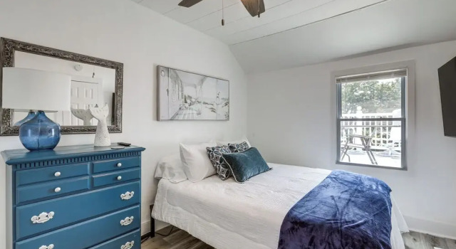 Stroll to Ocean Grove Boardwalk & Beach: Sleek Apt, Buchen Sie Ferienwohnung Ocean Grove 
