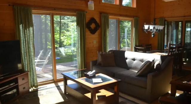 Camp Pinemere Home, Varaa Hotelli Woodruff USA