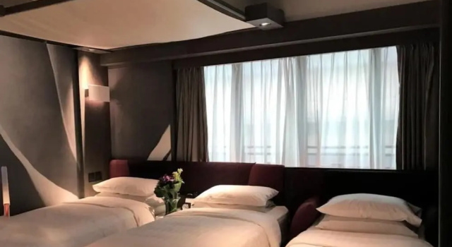 Трёхместный номер Standard Manila Lounge