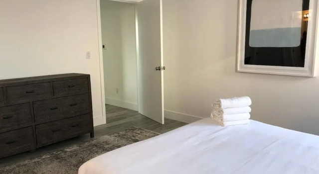Brand NEW Luxury Spacious 3bdr Townhome Close to 3rd St