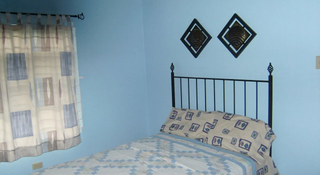 New Kingston Guest Apt at Sonoma Estate, Prenota Affittacamere Kingston Giamaica