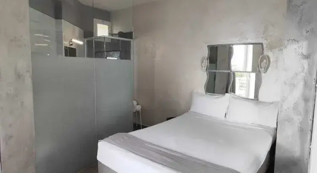 Полулюкс с балконом Living Bed and Breakfast