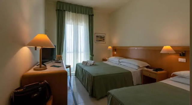 Трёхместный номер Standard с видом на море Hotel Euromare