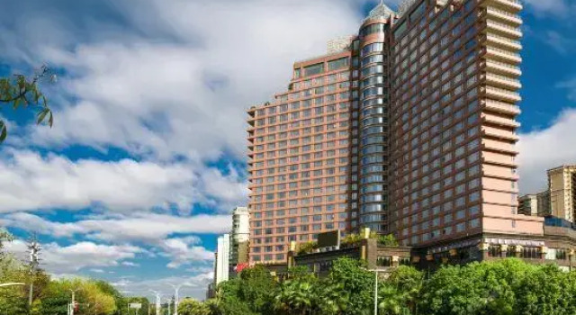 Семейный люкс с видом на реку Qingyuan International Hotel