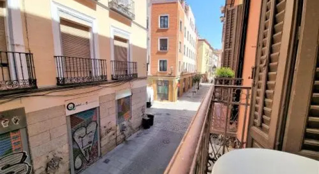 Apartamentos San Isidro, Boek Appartement Madrid Community of Madrid, in de buurt van Edificio Grassy