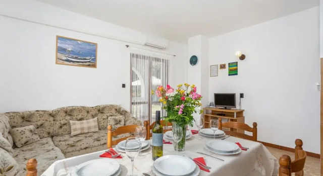 Amazing Home in Omisalj With Wifi and 2 Bedrooms, Prenota Hotel Omišalj 