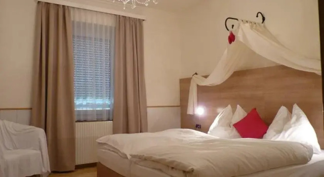 Gasthof zur Stadt Horn Hotel Blie seit 1866, Rezervovat Hotel Hotely v Waldviertel s parkováním, Parkování