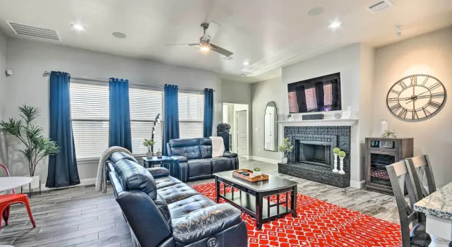 Modern Amarillo House w/ Fire Pit + Hot Tub!, Reserva ahora Hotel Amarillo Texas
